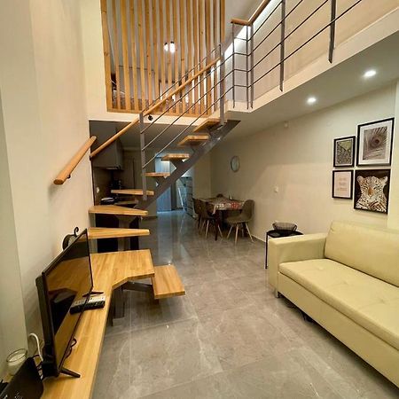 סלוניקי Minimal Two-Floor Apartment מראה חיצוני תמונה