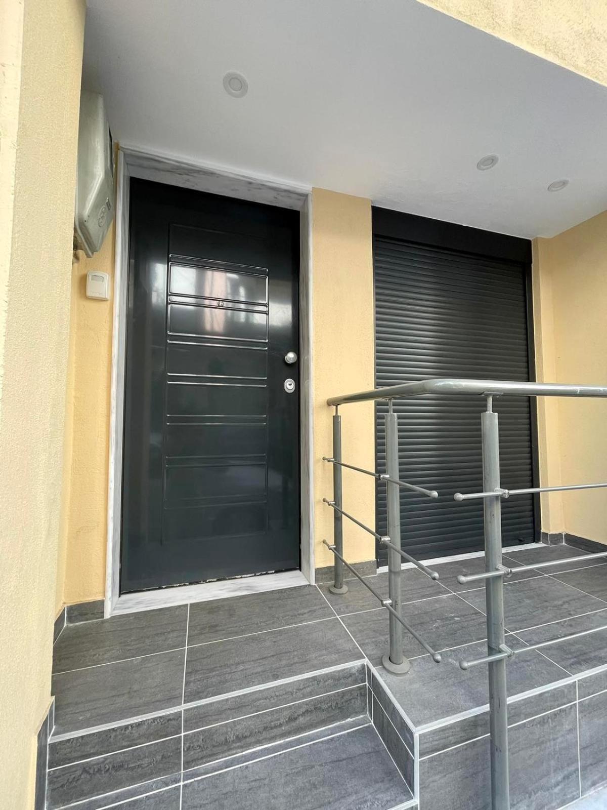 סלוניקי Minimal Two-Floor Apartment מראה חיצוני תמונה