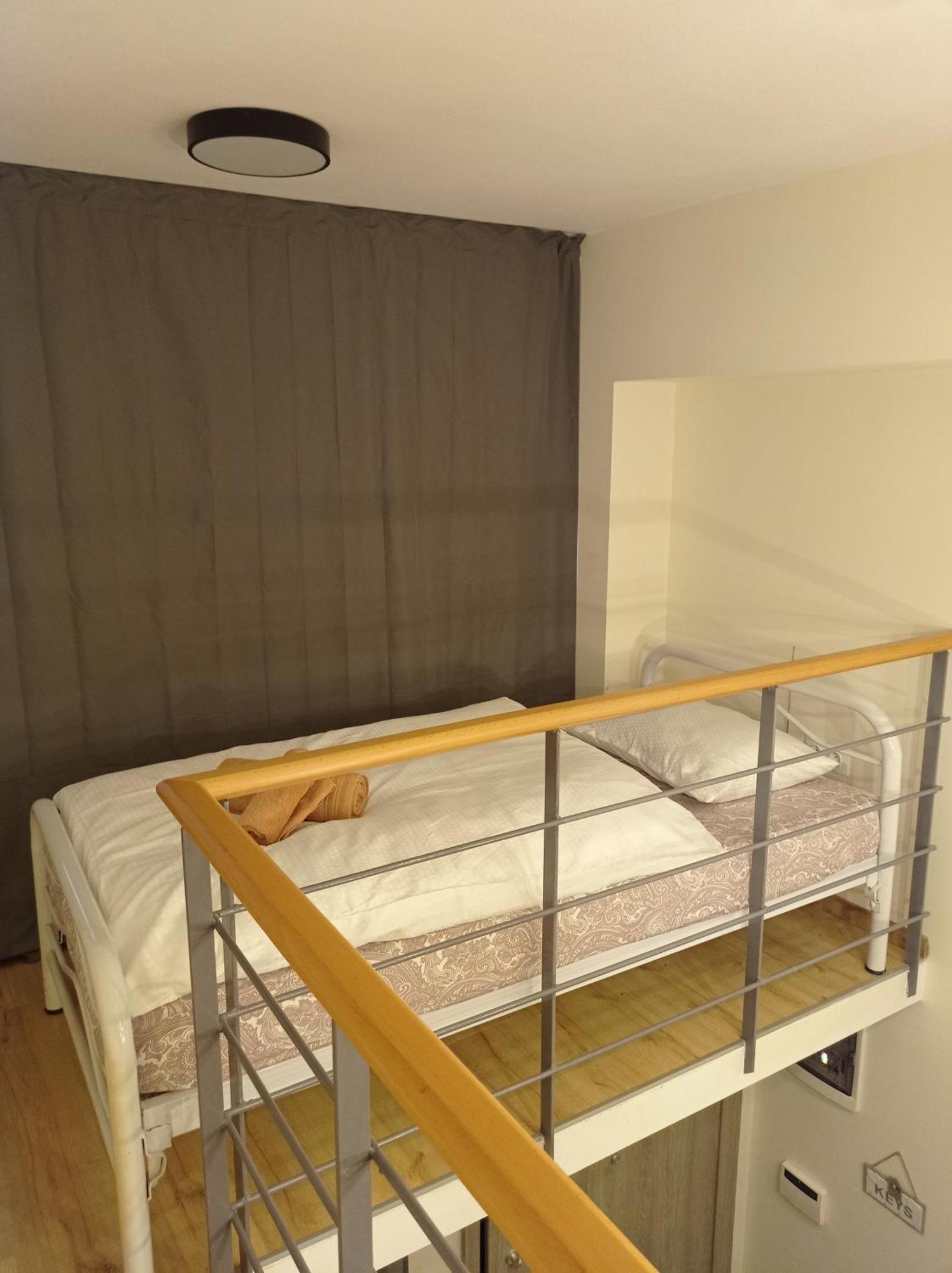 סלוניקי Minimal Two-Floor Apartment מראה חיצוני תמונה